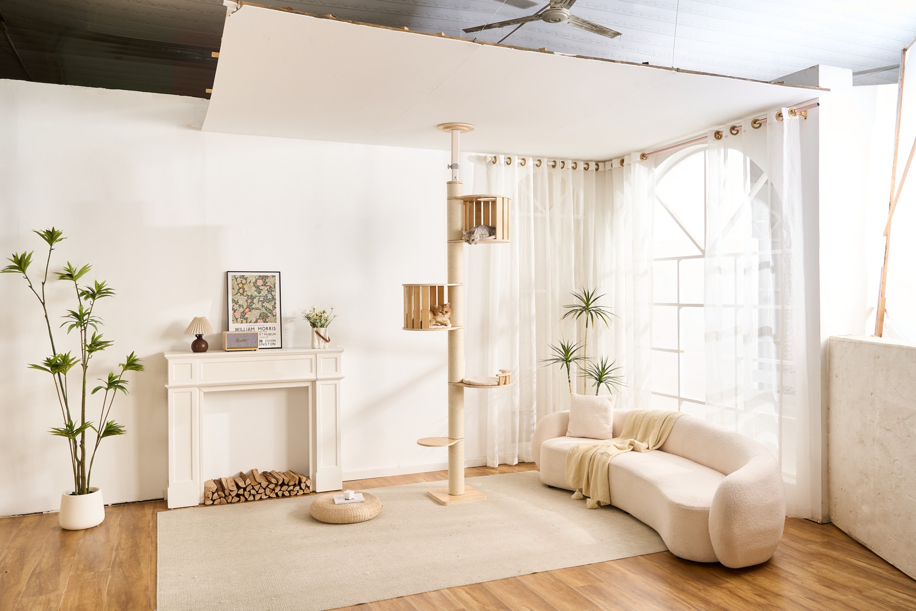 Floor-to-Ceiling Cat Tree